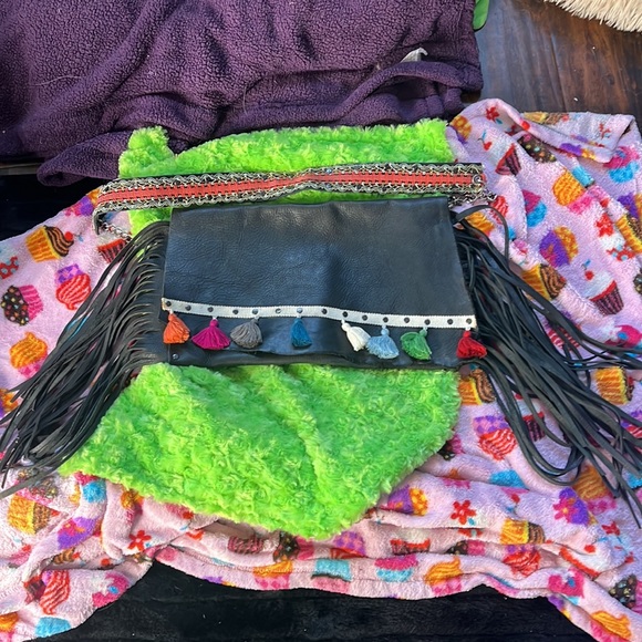 Leather fringe purse - Picture 3 of 9
